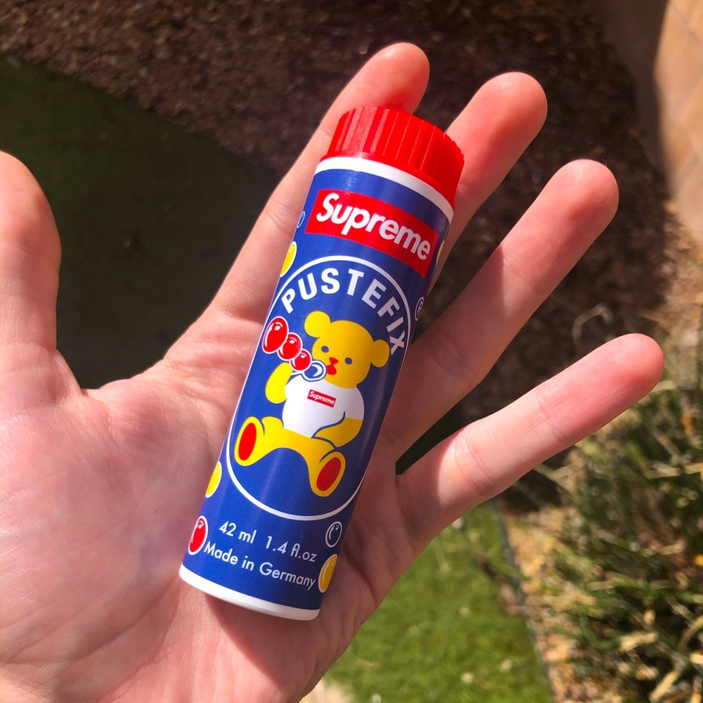 Supreme blowing bubbles UNOPENED 2021